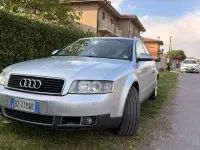 Usata Audi A4 Ambiente 131 CV (96 kW) 2002 Grigio Berlina