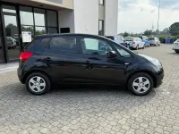 Usata Kia Venga 90 CV (66 kW) 2013 Nero Utilitaria
