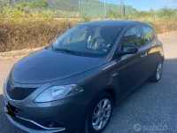 Usata Lancia Ypsilon 69 CV (50 kW) 2016 Grigio Utilitaria