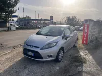 Second-hand Ford Fiesta 96 CP (70 kW) 2011 Argintiu Hatchback