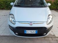 Usata Fiat Grande Punto 77 CV (56 kW) 2011 Bianco Utilitaria