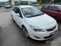 Usata Opel Astra 100 CV (73 kW) 2011 Station wagon