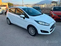 Usata Ford Fiesta 75 CV (55 kW) 2014 Bianco Utilitaria