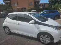Usata Toyota Aygo 69 CV (50 kW) 2015 Bianco Utilitaria