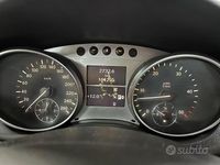 Usata Mercedes ML320 224 CV (164 kW) 2006 Grigio SUV