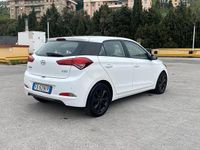 Usata Hyundai i20 82 CV (60 kW) 2016 Bianco Berlina