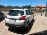 Usata Peugeot 2008 Active 75 CV (55 kW) 2016 Bianco SUV