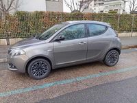 Usata Lancia Ypsilon Gold 69 CV (50 kW) 2023 Grigio Utilitaria