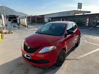 Usata Lancia Ypsilon 69 CV (50 kW) 2018 Rosso Utilitaria