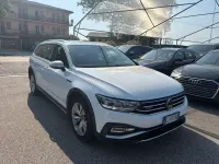 Usata VW Passat Alltrack Business 200 CV (147 kW) 2022 Bianco Station wagon