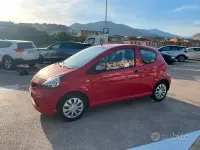 Usata Toyota Aygo 68 CV (50 kW) 2008 Rosso Utilitaria