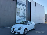 Usata Alfa Romeo Giulietta Exclusive 170 CV (125 kW) 2013 Bianco Utilitaria