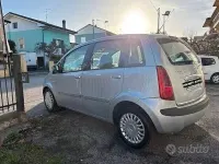 Begagnad Lancia Musa 69 HK (50 kW) 2005 Grå Minibuss