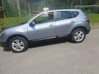 Usata Nissan Qashqai Acenta 150 CV (110 kW) 2011 Grigio SUV