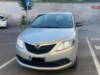 Usata Lancia Ypsilon 69 CV (50 kW) 2019 Grigio Utilitaria