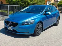 Usata Volvo V40 120 CV (88 kW) 2016 Blu Berlina