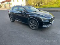Usata Infiniti Q30 Premium 170 CV (125 kW) 2016 Nero Berlina