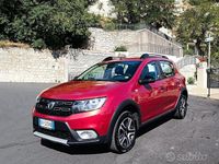 Usata Dacia Sandero Stepway 90 CV (66 kW) 2018 Rosso SUV