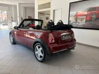 Usata Mini Cooper Cabriolet 116 CV (85 kW) 2008 Rosso Cabrio