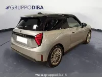 Usata Mini Cooper SE Favoured 64 kW (88 CV) 2025 Grigio Utilitaria