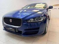 Usata Jaguar XE Prestige 179 CV (131 kW) 2016 Blu fire Berlina