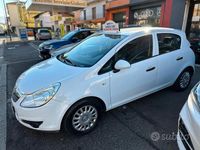 Usata Opel Corsa Edition 85 CV (62 kW) 2010 Bianco Utilitaria