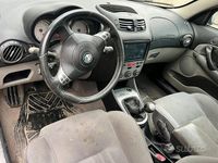 Usata Alfa Romeo 147 120 CV (88 kW) 2007 Nero Utilitaria