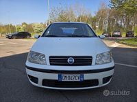 Usata Fiat Punto Emotion 80 CV (58 kW) 2004 Bianco Utilitaria