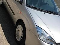 Usata Ford Focus Ambiente 90 CV (66 kW) 2001 Grigio Berlina