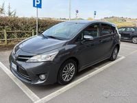 Usata Toyota Verso Style 111 CV (81 kW) 2016 Grigio Monovolume