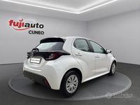 Usata Toyota Yaris Active 72 CV (52 kW) 2023 Super white Utilitaria