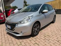 Usata Peugeot 208 Allure 68 CV (50 kW) 2015 Grigio Utilitaria
