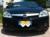 Usata Opel Tigra Sport 90 CV (66 kW) 2008 Nero Cabrio