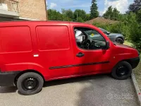 Usata Fiat Doblò 101 CV (74 kW) 2003 Rosso Monovolume