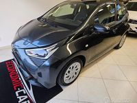 Usata Toyota Aygo Connect Style 72 CV (52 kW) 2020 Grigio Utilitaria