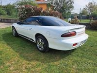 Usata Chevrolet Camaro 193 CV (141 kW) 2000 Bianco Coupé