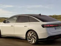Usata VW ID.7 Pro 88 kW (121 CV) 2024 Argento Utilitaria
