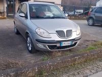 Usata Lancia Ypsilon 70 CV (51 kW) 2004 Grigio Utilitaria