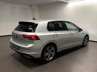 Usata VW Golf VIII R-line 150 CV (110 kW) 2023 Argento Utilitaria