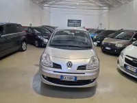 Usata Renault Modus Dynamique 75 CV (55 kW) 2010 Grigio Monovolume