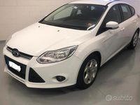 Usata Ford Focus 105 CV (77 kW) 2012 Bianco Berlina