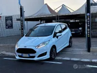 Usata Ford Fiesta ST-Line 75 CV (55 kW) 2017 Bianco Utilitaria