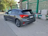 Usata Ford Focus ST-Line 120 CV (88 kW) 2020 Grigio Berlina