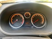 Usata Opel Corsa 75 CV (55 kW) 2012 Nero Utilitaria