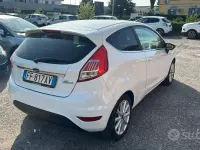 Gebraucht Ford Fiesta ST-Line 95 PS (69 kW) 2016 Weiß Kleinwagen