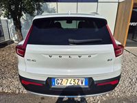 Usata Volvo XC40 Core 163 CV (119 kW) 2025 Crystal white SUV