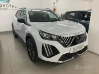 Usata Peugeot 2008 Allure 101 CV (74 kW) 2025 Bianco SUV