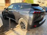 Usata Peugeot 2008 Allure 131 CV (96 kW) 2022 Grigio SUV