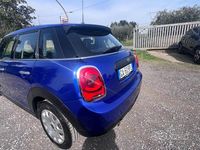 Begagnad Mini ONE 102 HK (75 kW) 2020 Blå Halvkombi