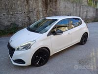 Usata Peugeot 208 75 CV (55 kW) 2018 Bianco Utilitaria